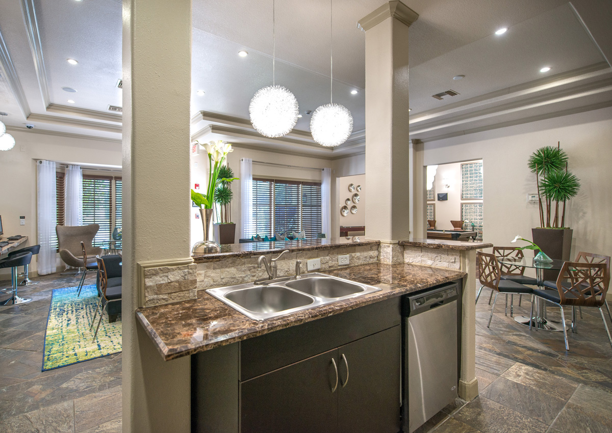 jacksonville-apartments-clubhouse-entertaining